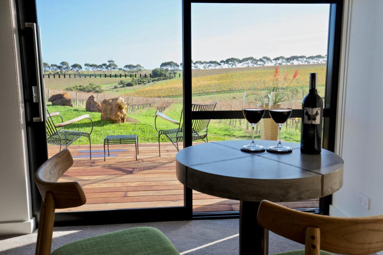 California Road At Inkwell Wines 5* Mclaren Vale