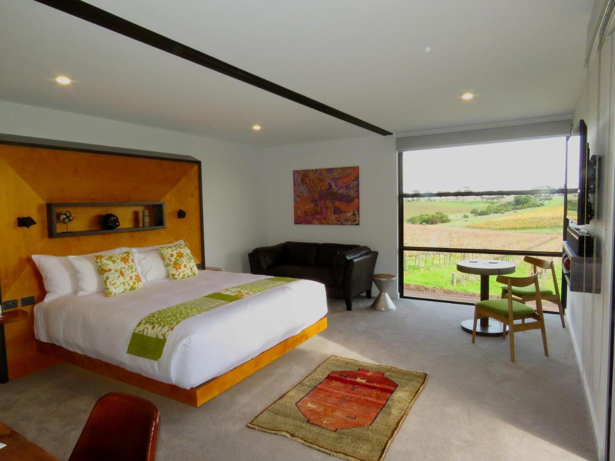 California Road At Inkwell Wines 5*